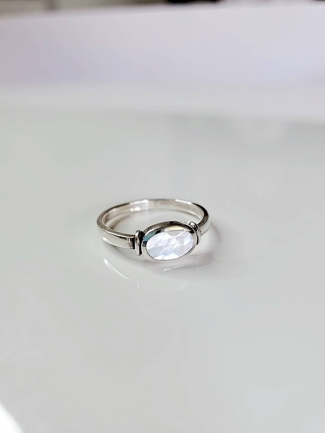 Mother of Pearl Ring – Sterling Silver with 6mm Band Width