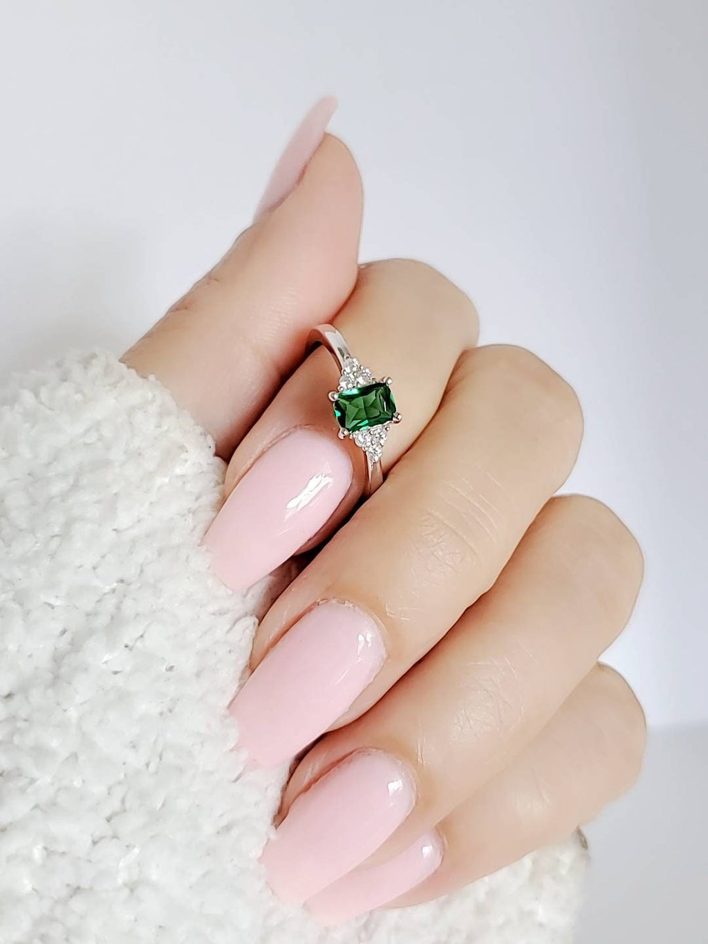 Precious Emerald Ring – 925 Sterling Silver