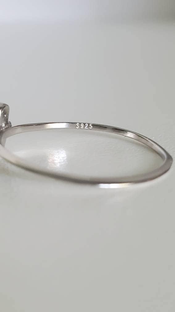 Thin Hand Women's Ring – 925 Sterling Silver