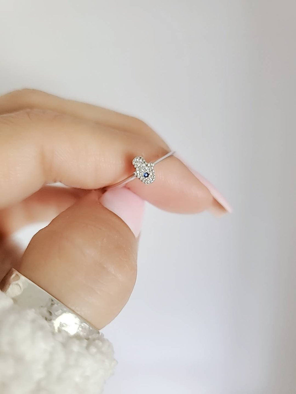Thin Hand Women's Ring – 925 Sterling Silver