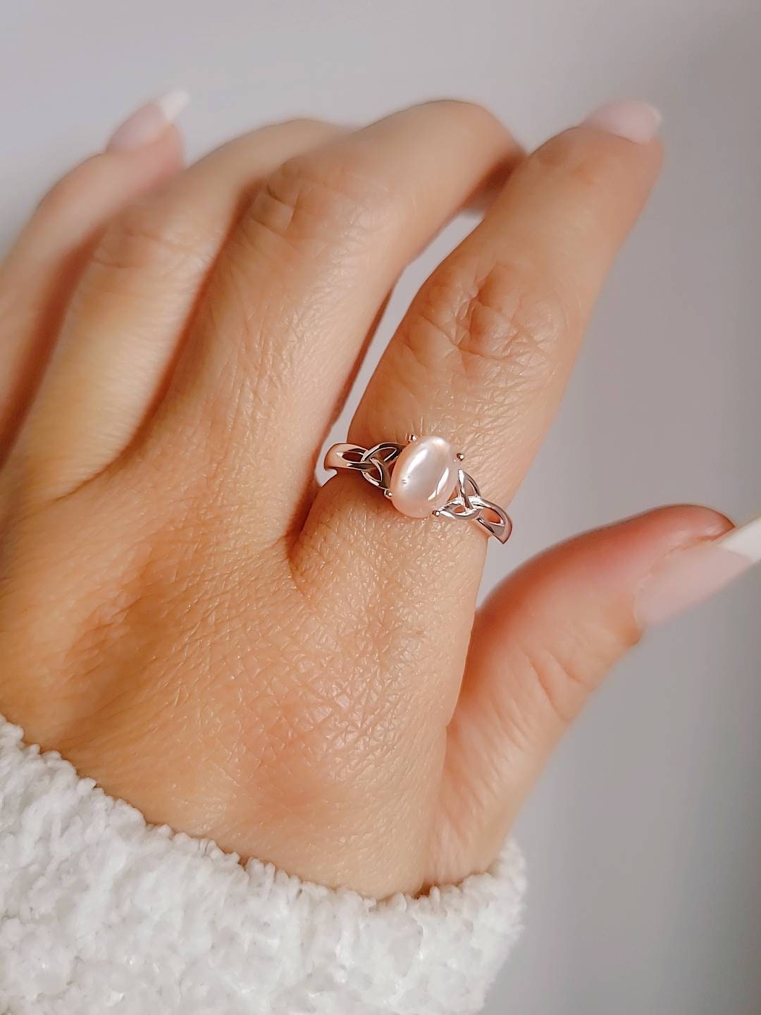 Pink Mother of Pearl Ring