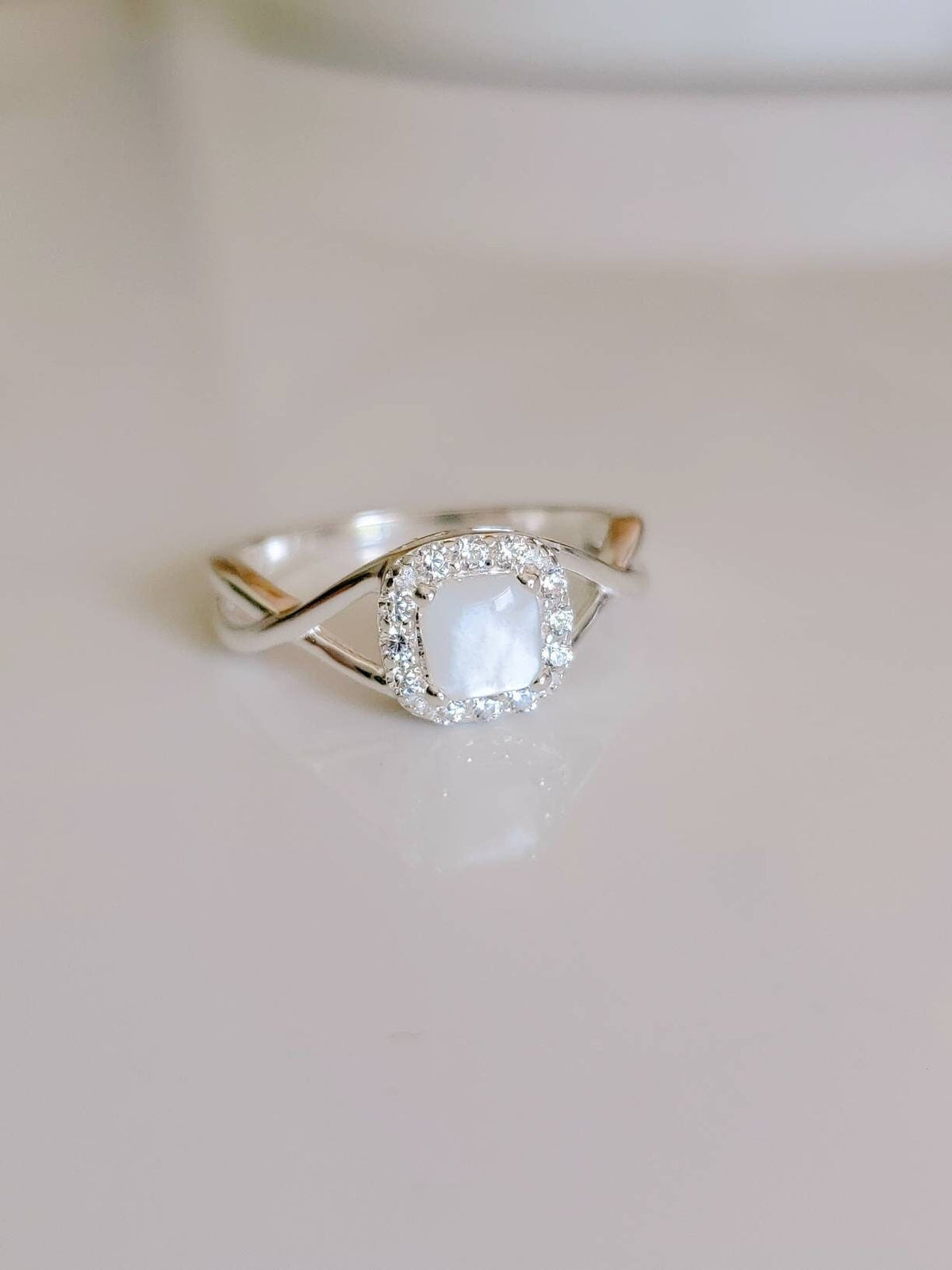 Halo Mother of Pearl Women's Wedding Ring – 925 Sterling Silver