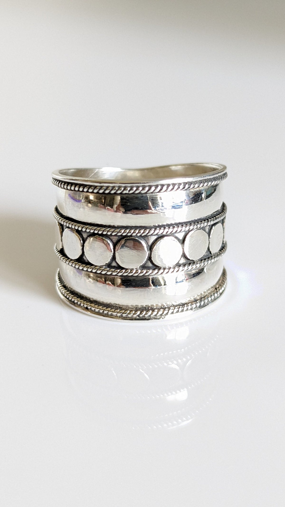 Lightweight Oxidized Concave Bali Ring – 925 Sterling Silver