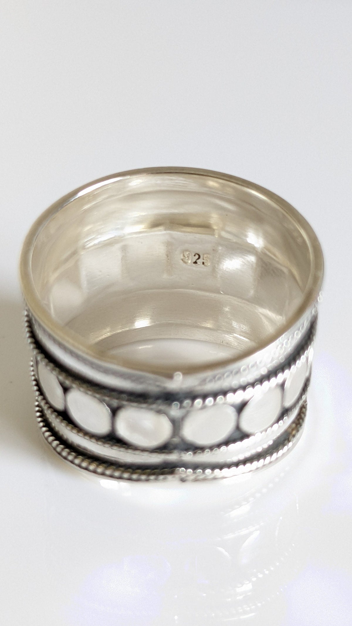 Lightweight Oxidized Concave Bali Ring – 925 Sterling Silver
