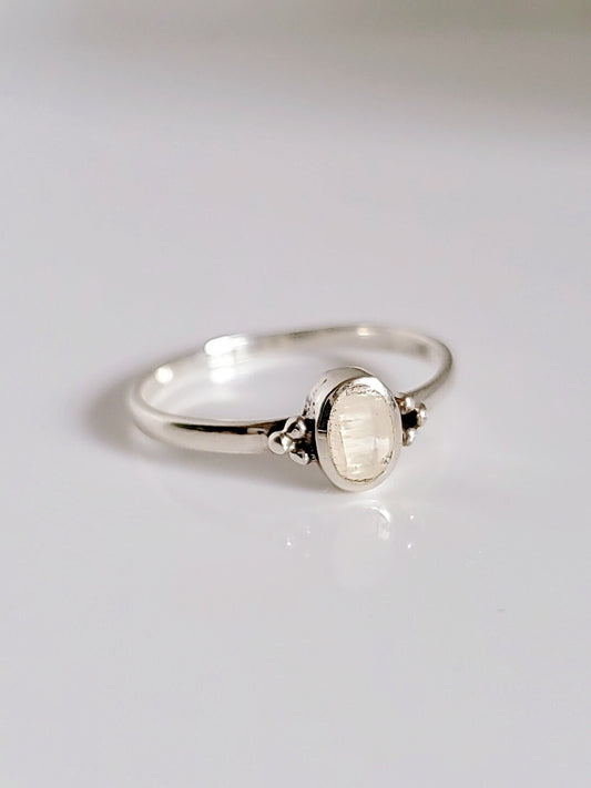 Sterling Silver Mother of Pearl Ring, Women Ring, Dainty Ring, Solitaire Ring, Engagement Ring, Promise Wedding Ring, 925 Stamped