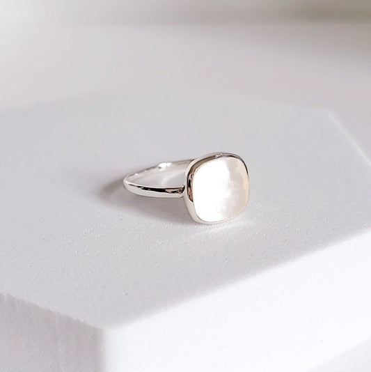 Sterling Silver Mother of Pearl Ring, Womens Statement Ring, Engagement Ring, Promise Ring, Wedding Ring, 925 Stamped, Ring for Women