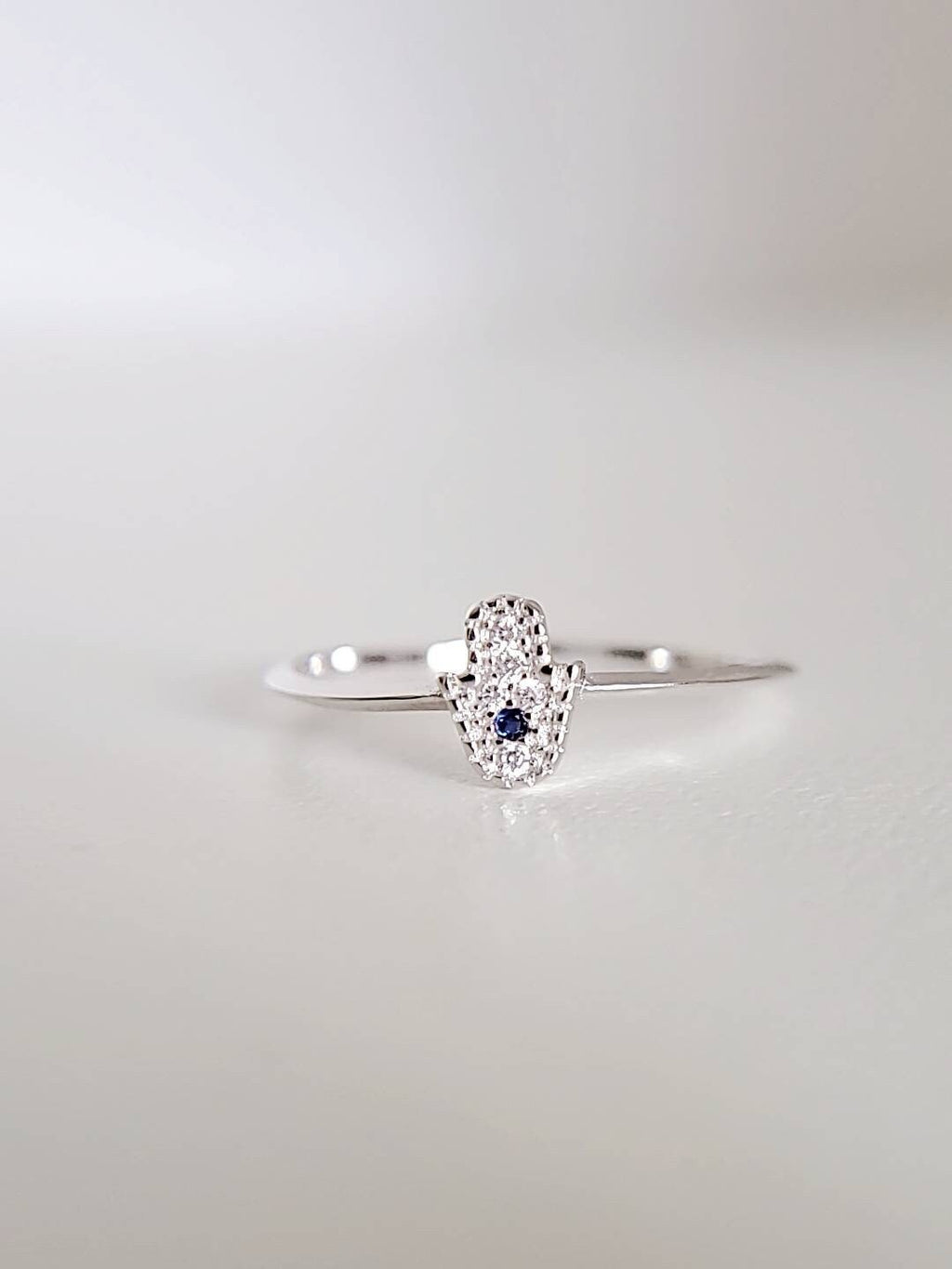 Thin Hand Women's Ring – 925 Sterling Silver