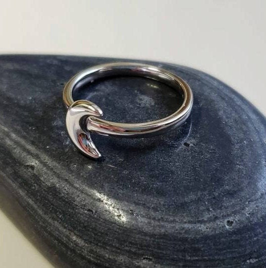 Crescent Moon Ring – Sterling Silver