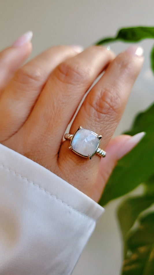 Sterling Silver Moonstone Ring, Rainbow Moonstone, Statement Ring, Solitaire Ring, Bohemian Ring, Boho Ring