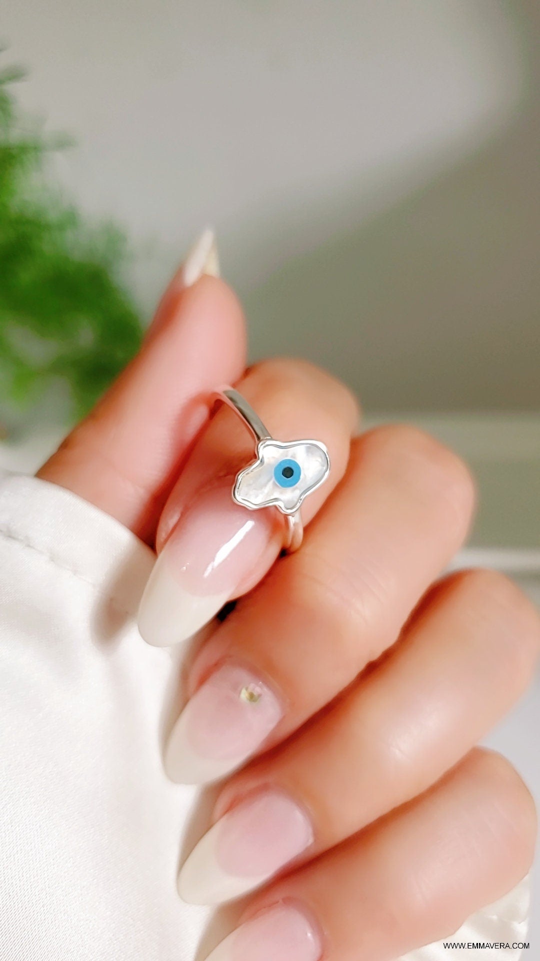 Women's Mother of Pearl Eye Ring, 925 Sterling Silver Ring, Mother of Pearl Hamsa Ring, Evil Eye Ring