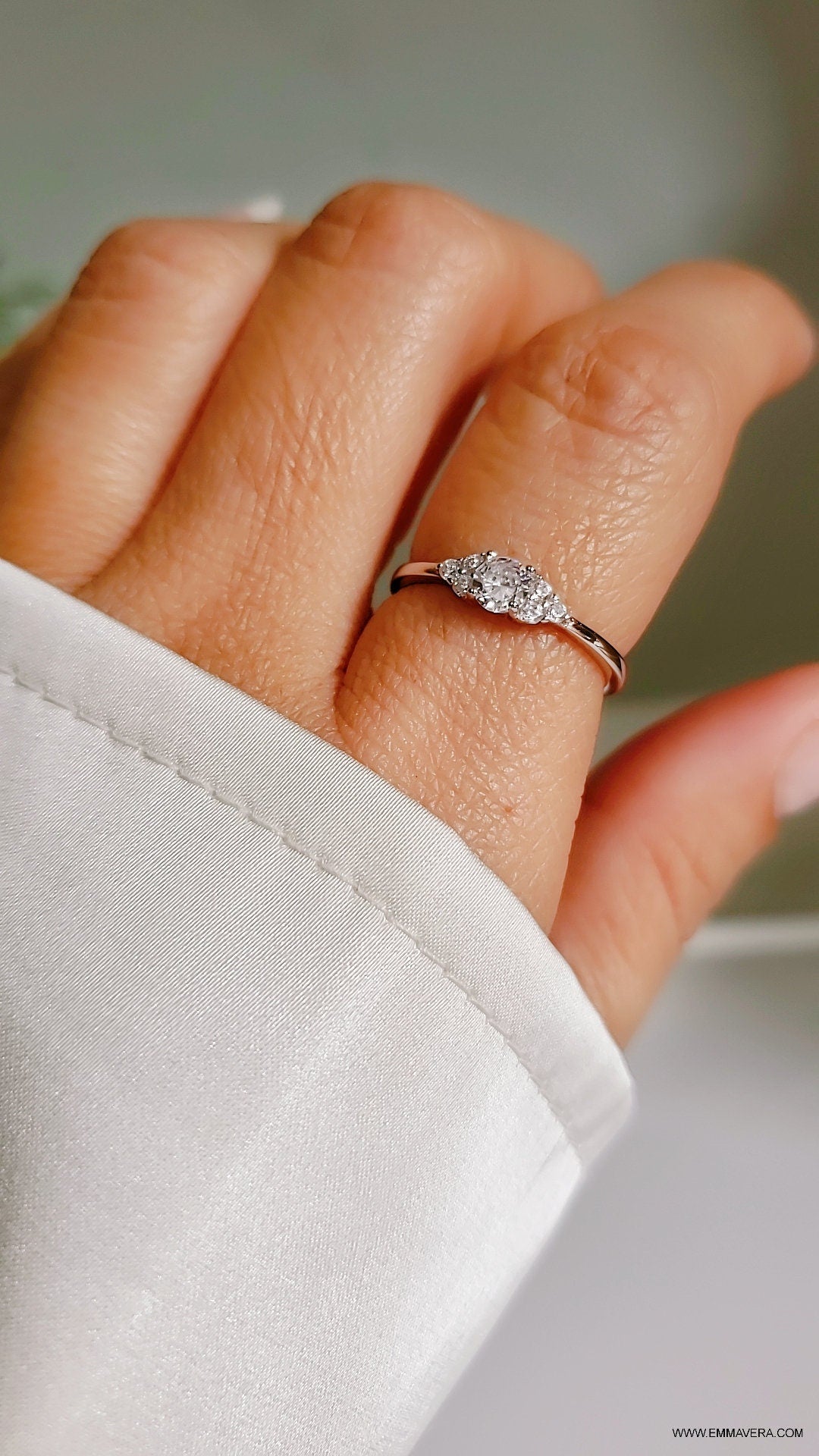 Dainty Women's Ring – Sterling Silver