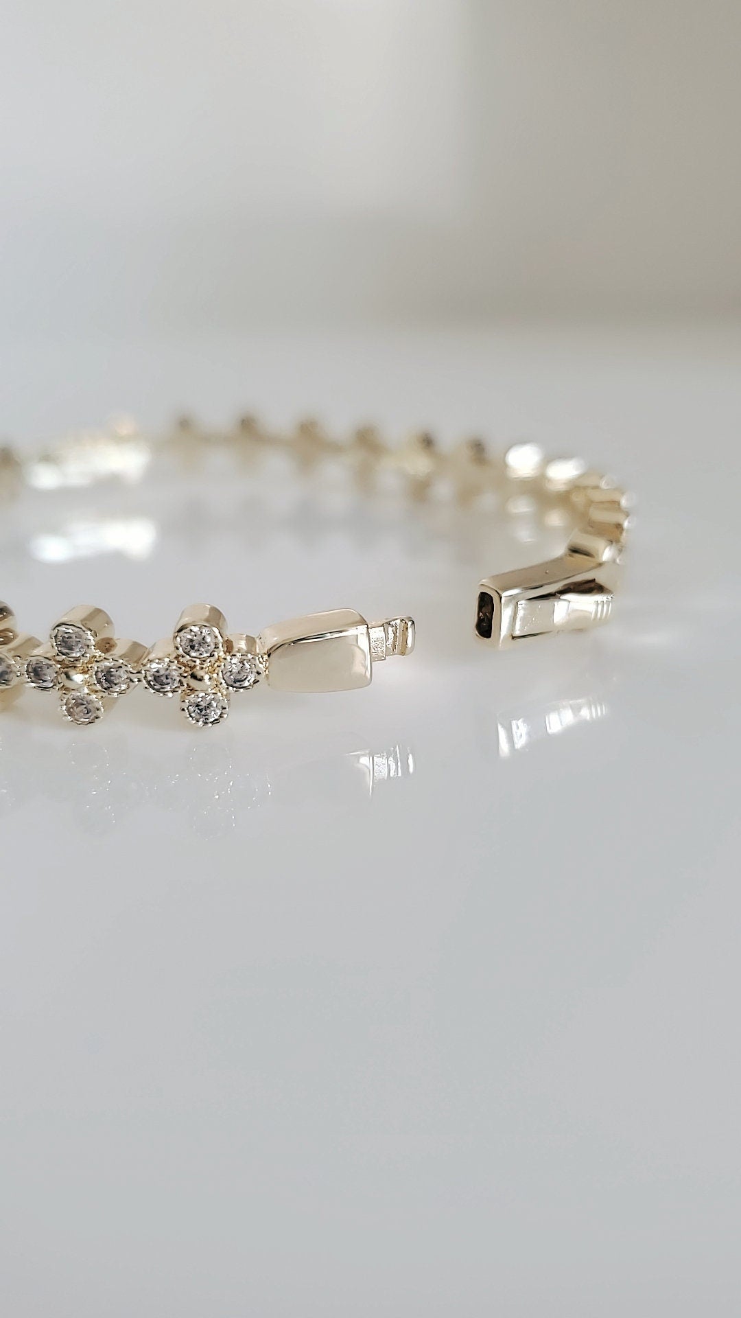 Gold Clover Bangle