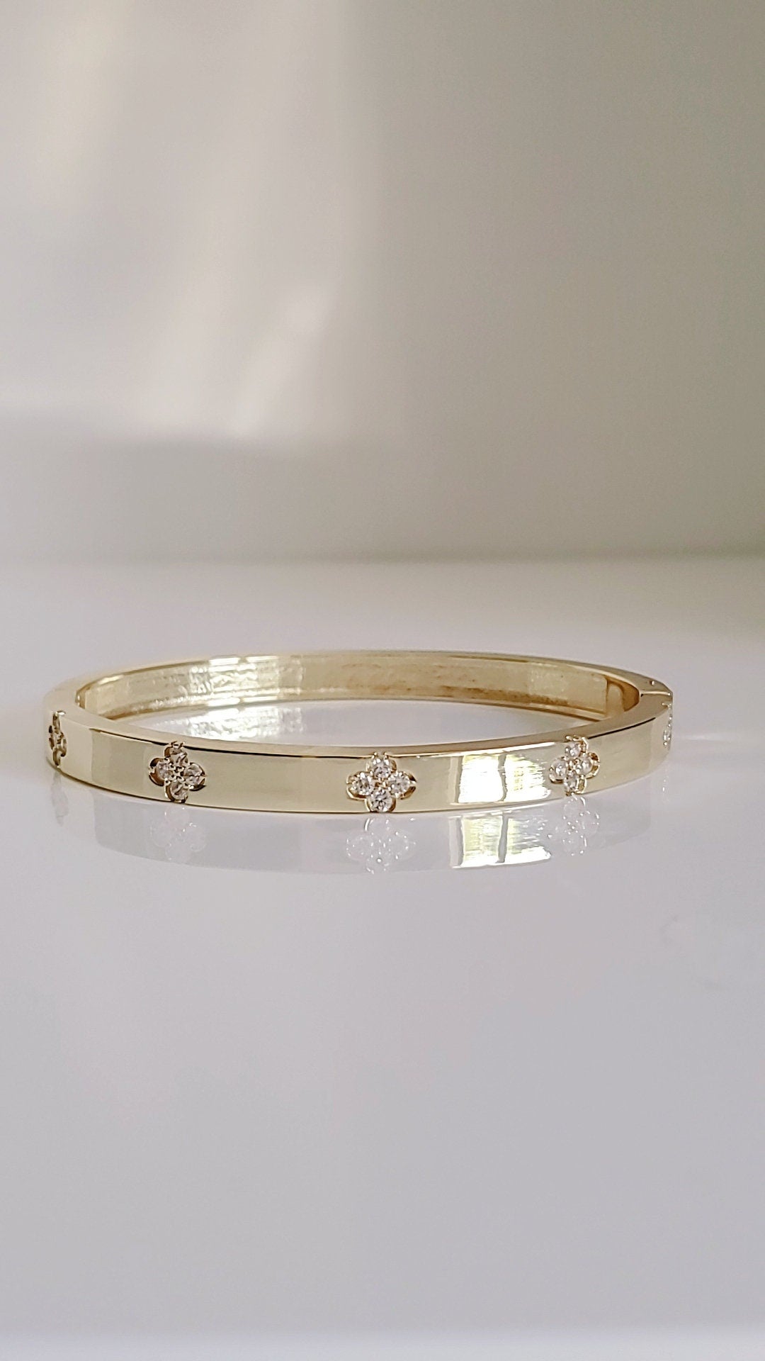 Gold Clover Bracelet