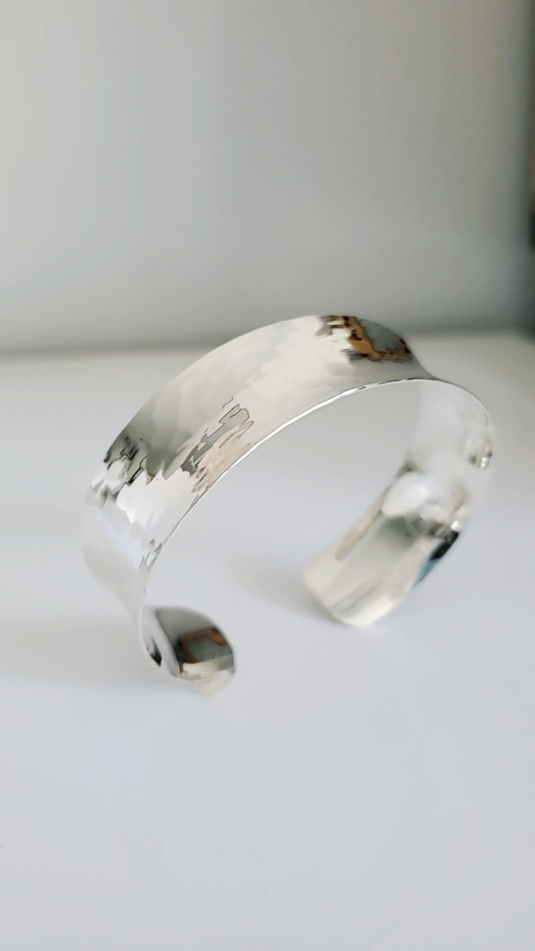 Adjustable Hammered Sterling Silver Cuff Bracelet – 925 Stamped, Textured Finish, Comfortable & Stackable, Includes Jewelry Cleaning Cloth