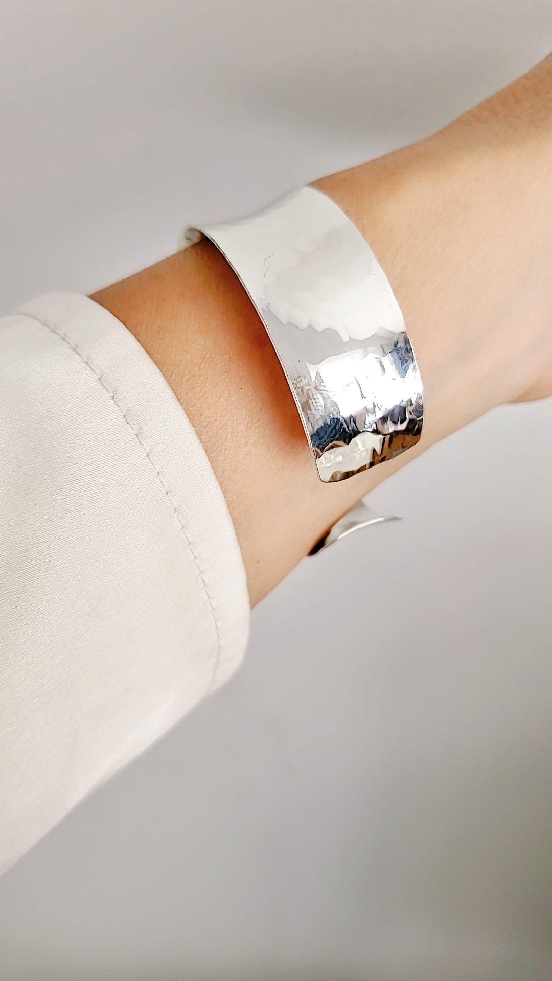 Adjustable Hammered Sterling Silver Cuff Bracelet – 925 Stamped, Textured Finish, Comfortable & Stackable, Includes Jewelry Cleaning Cloth