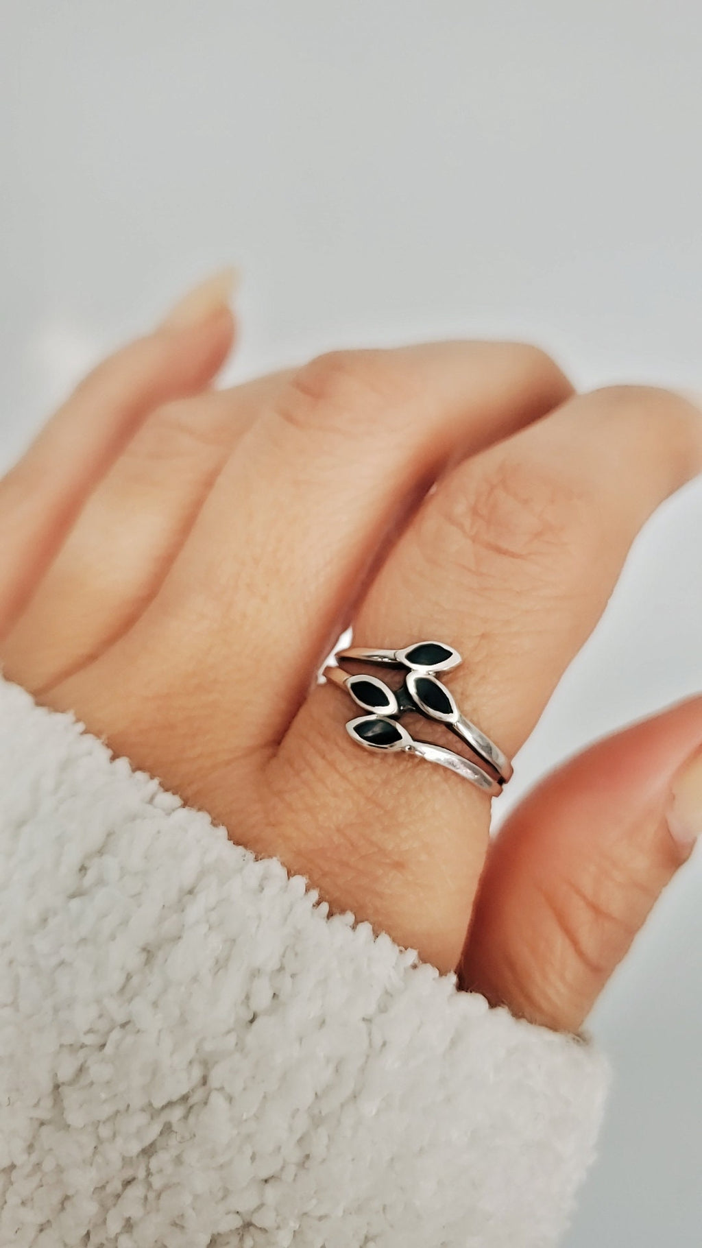 Leaf Onyx Statement Ring – 925 Sterling Silver