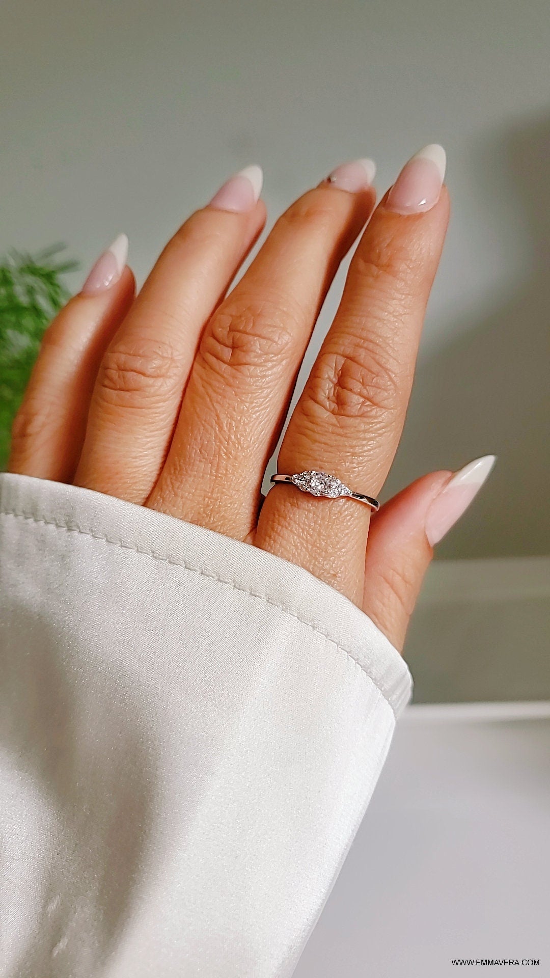 Dainty Women's Ring – Sterling Silver