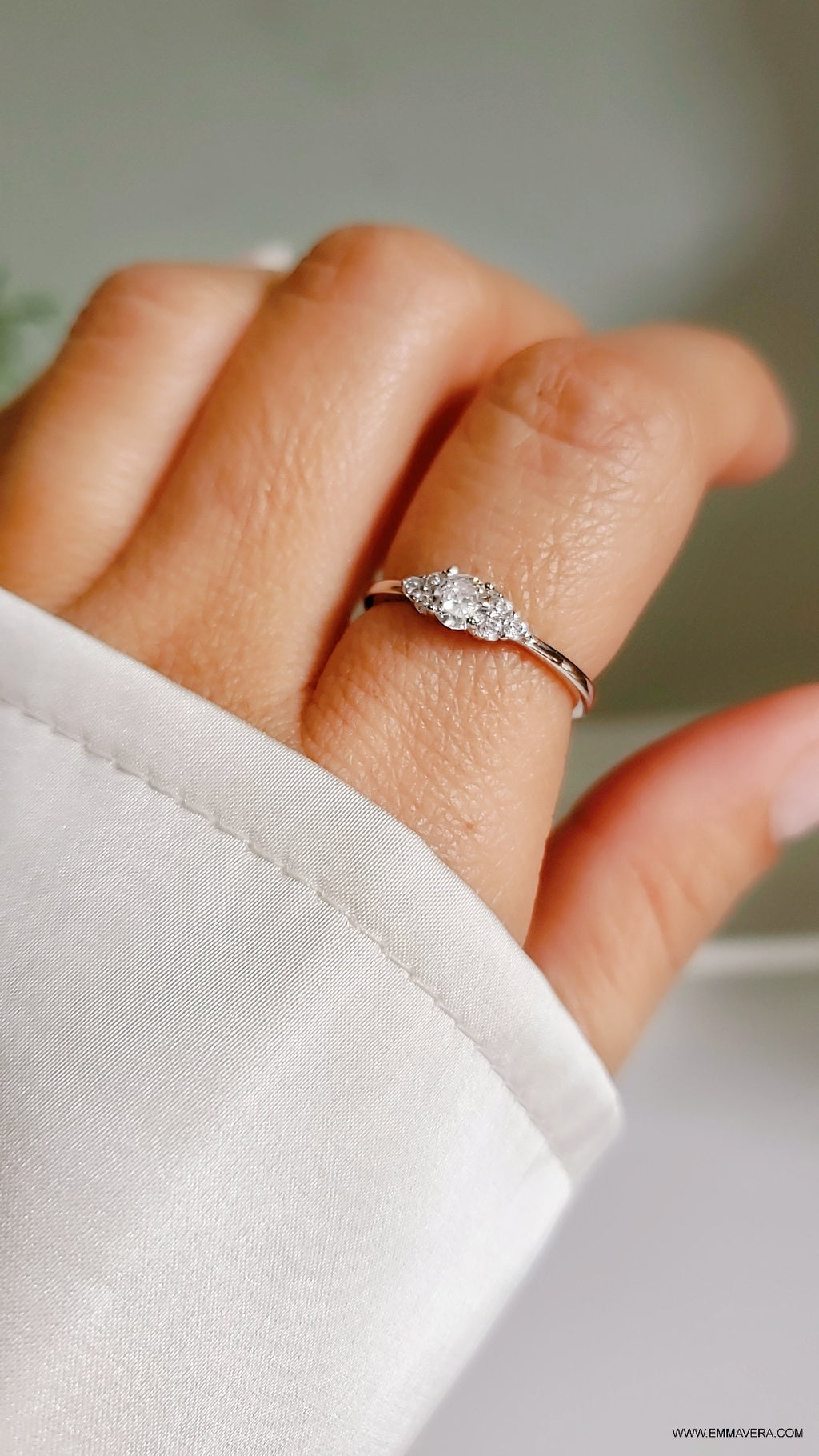 Dainty Women's Ring – Sterling Silver