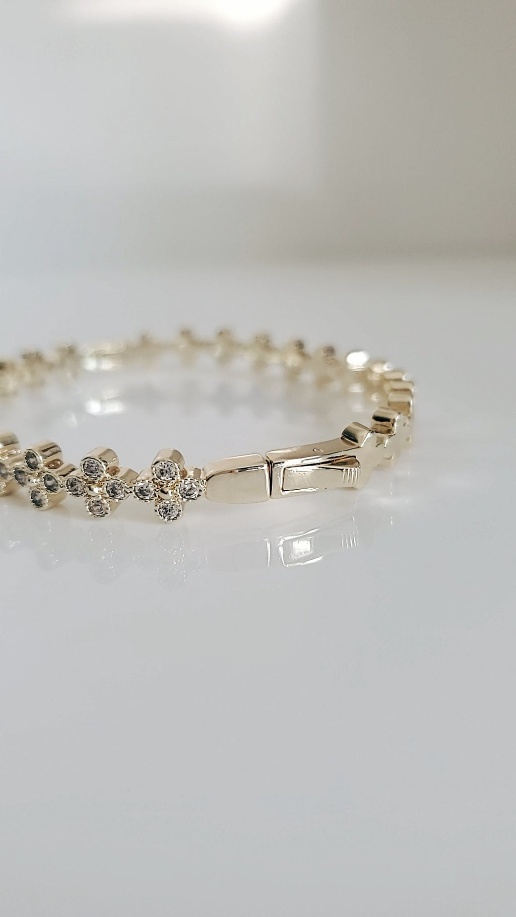 Gold Clover Bangle