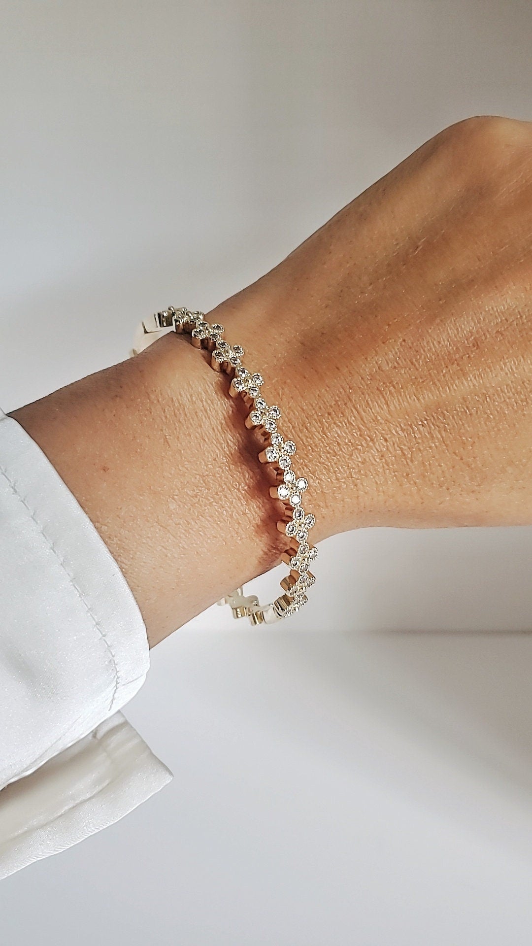 Gold Clover Bangle