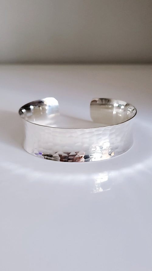 Adjustable Hammered Sterling Silver Cuff Bracelet – 925 Stamped, Textured Finish, Comfortable & Stackable, Includes Jewelry Cleaning Cloth