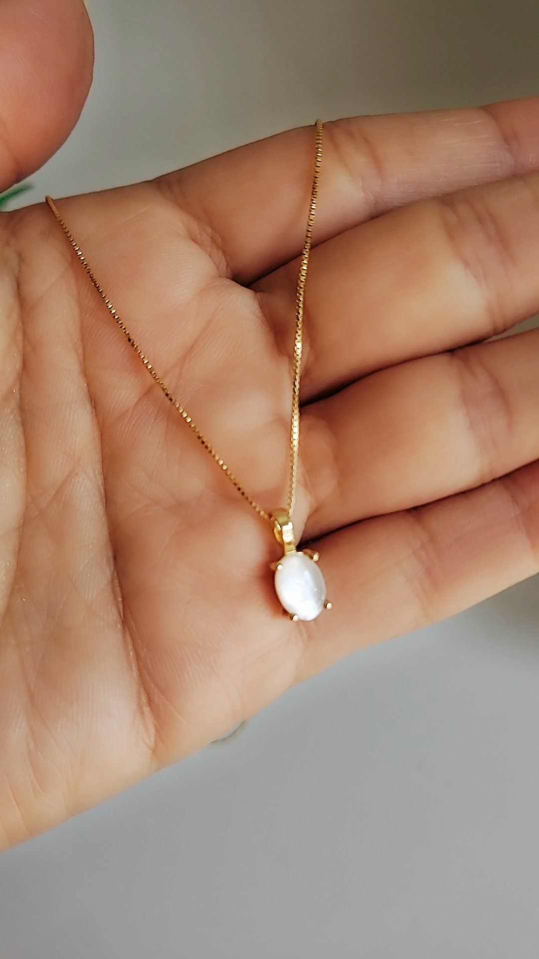 Gold Plated Mother of Pearl Pendant Necklace