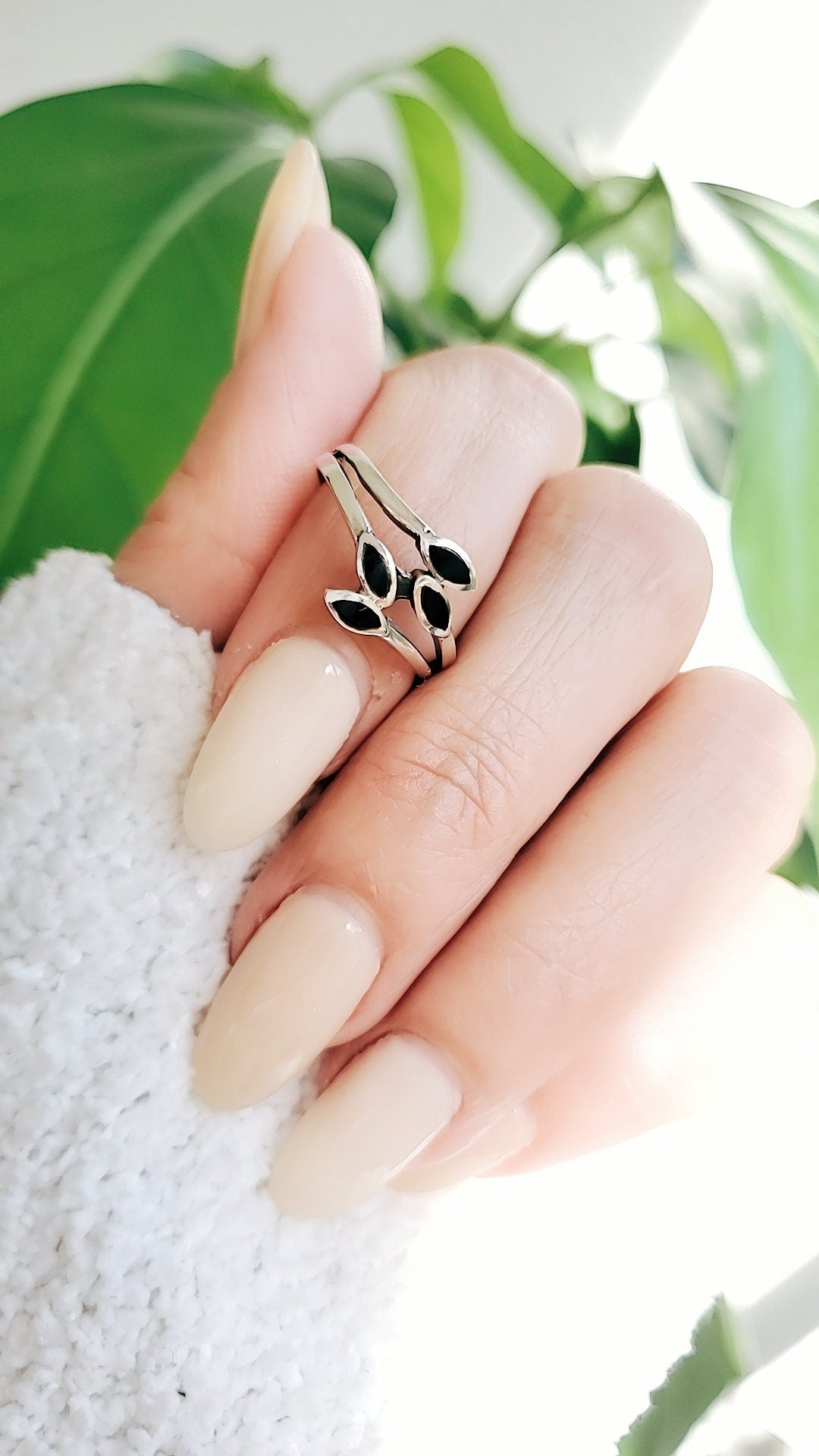 Leaf Onyx Statement Ring – 925 Sterling Silver