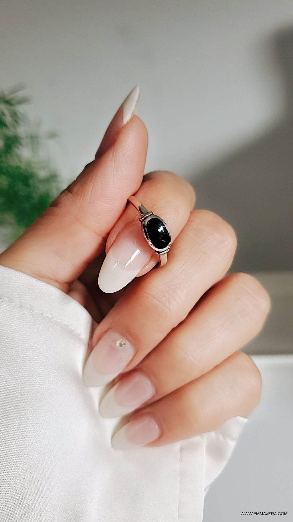 Oval Black Onyx Ring – 925 Sterling Silver