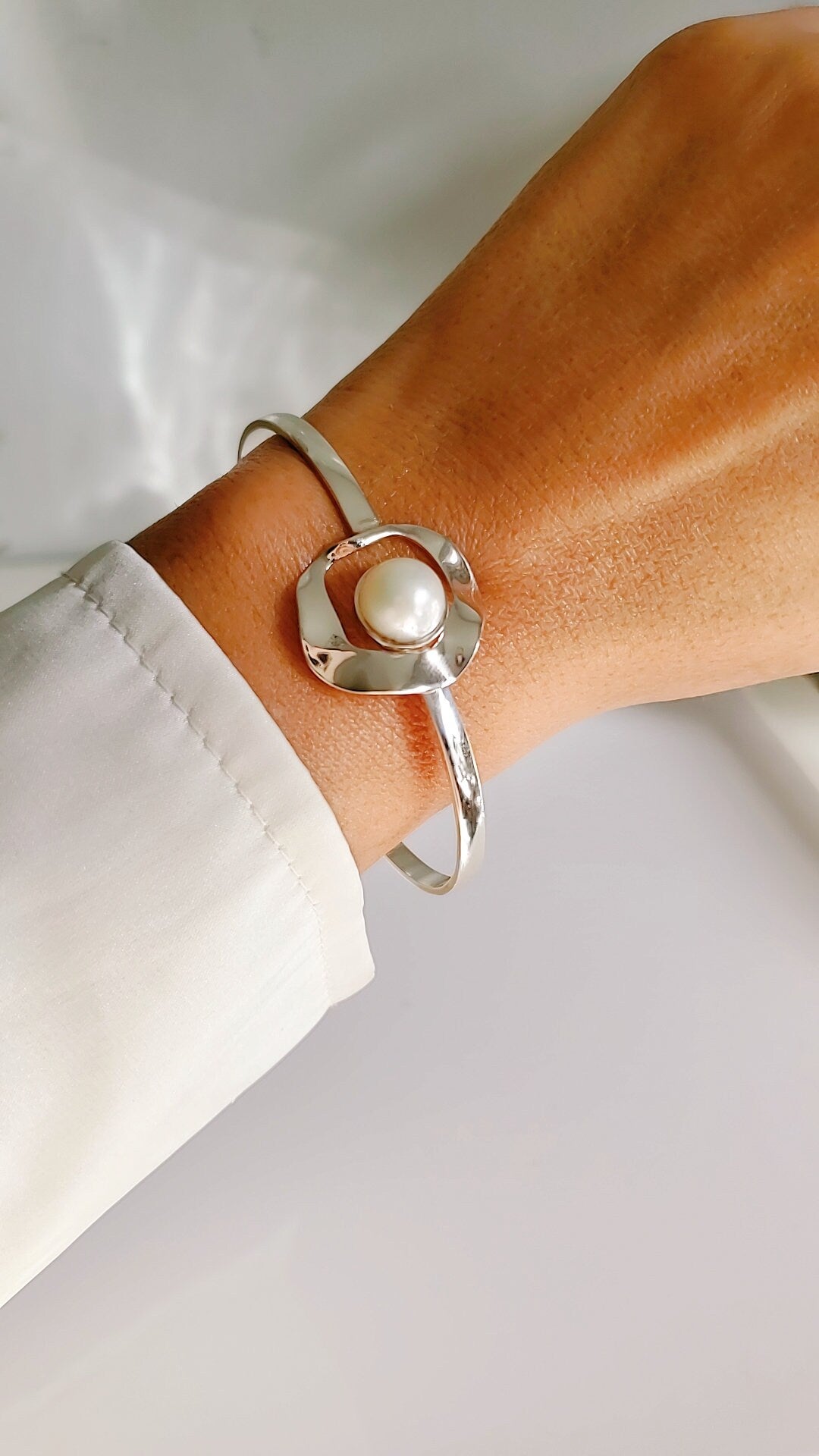 Fresh Water Pearl Halo Bangle – 925 Sterling Silver