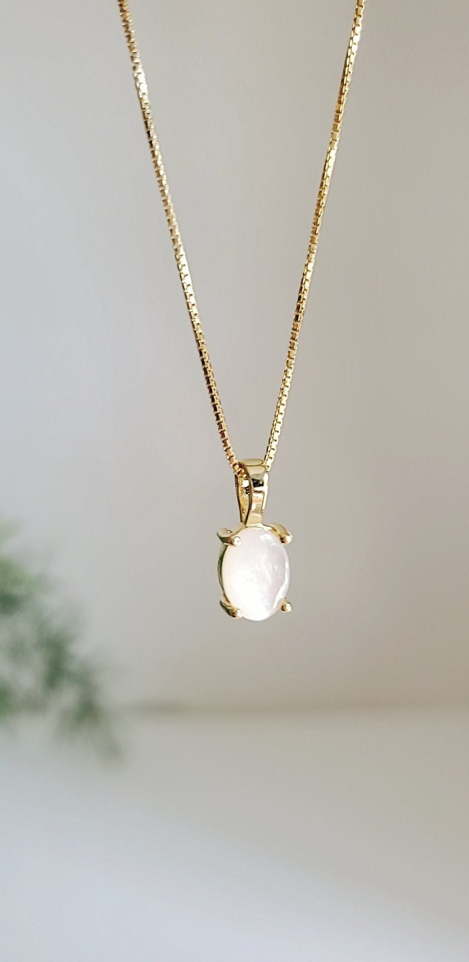 Gold Plated Mother of Pearl Pendant Necklace