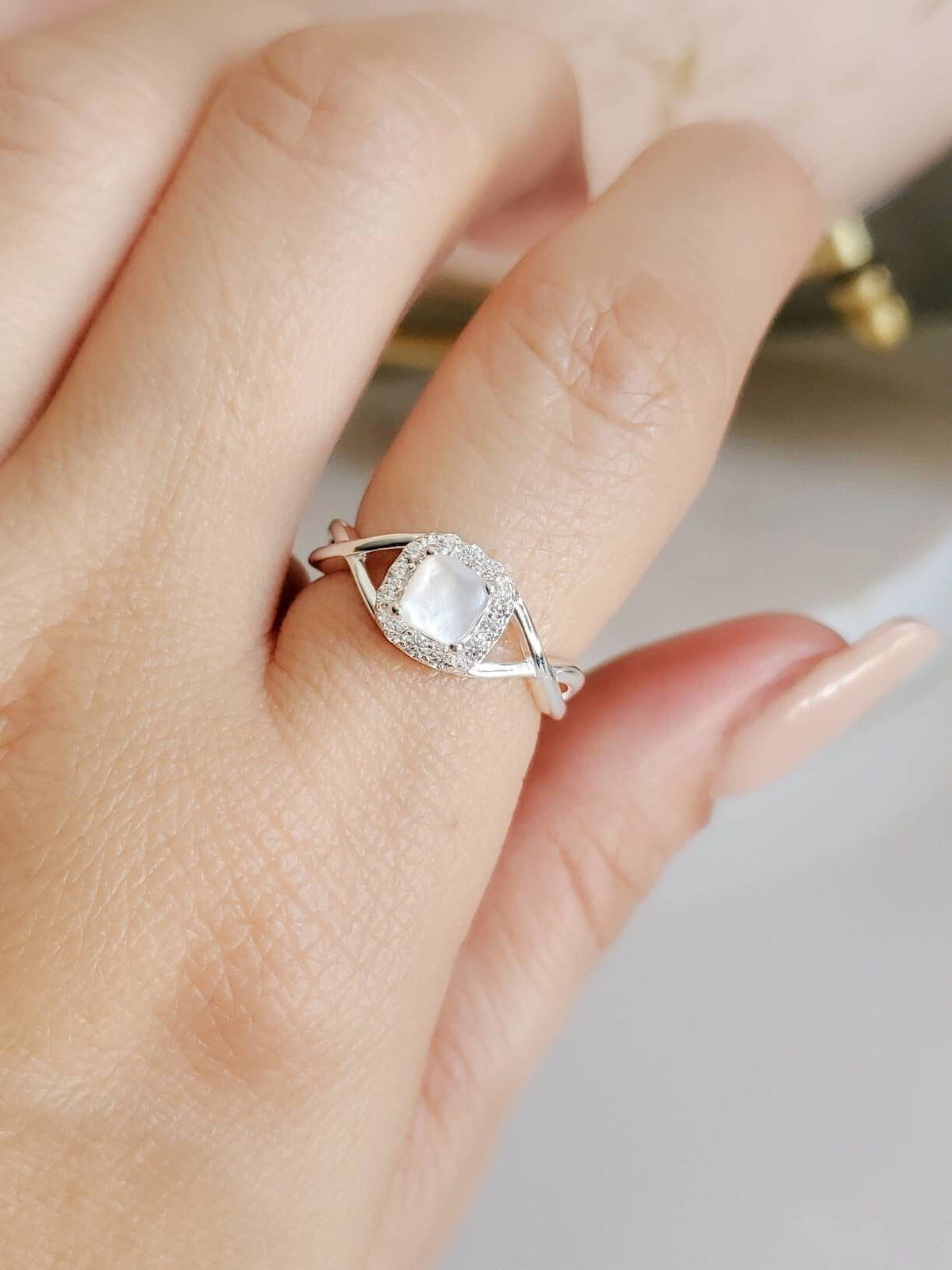 Halo Mother of Pearl Women's Wedding Ring – 925 Sterling Silver