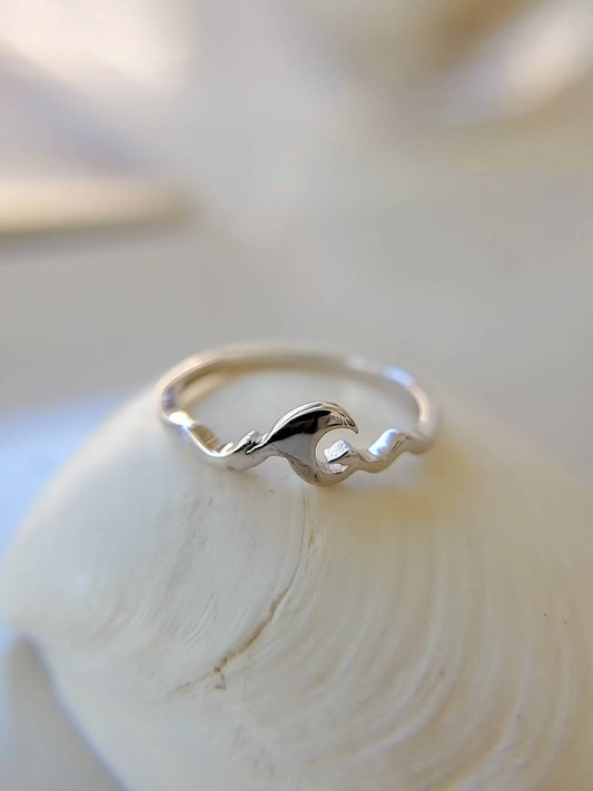 Dainty Wave Ring