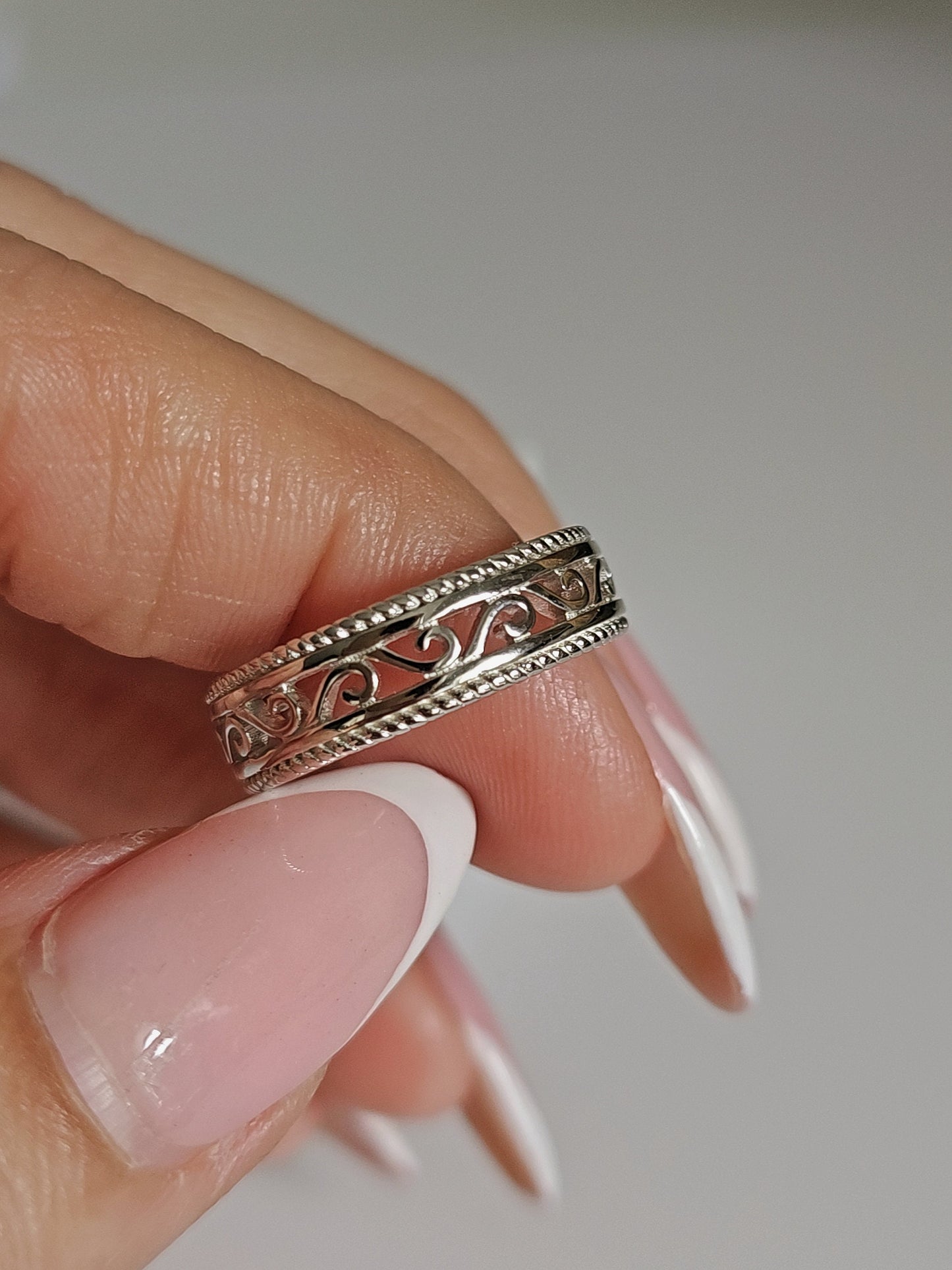 Silver Swirl Pattern, Filigree Thumb Band