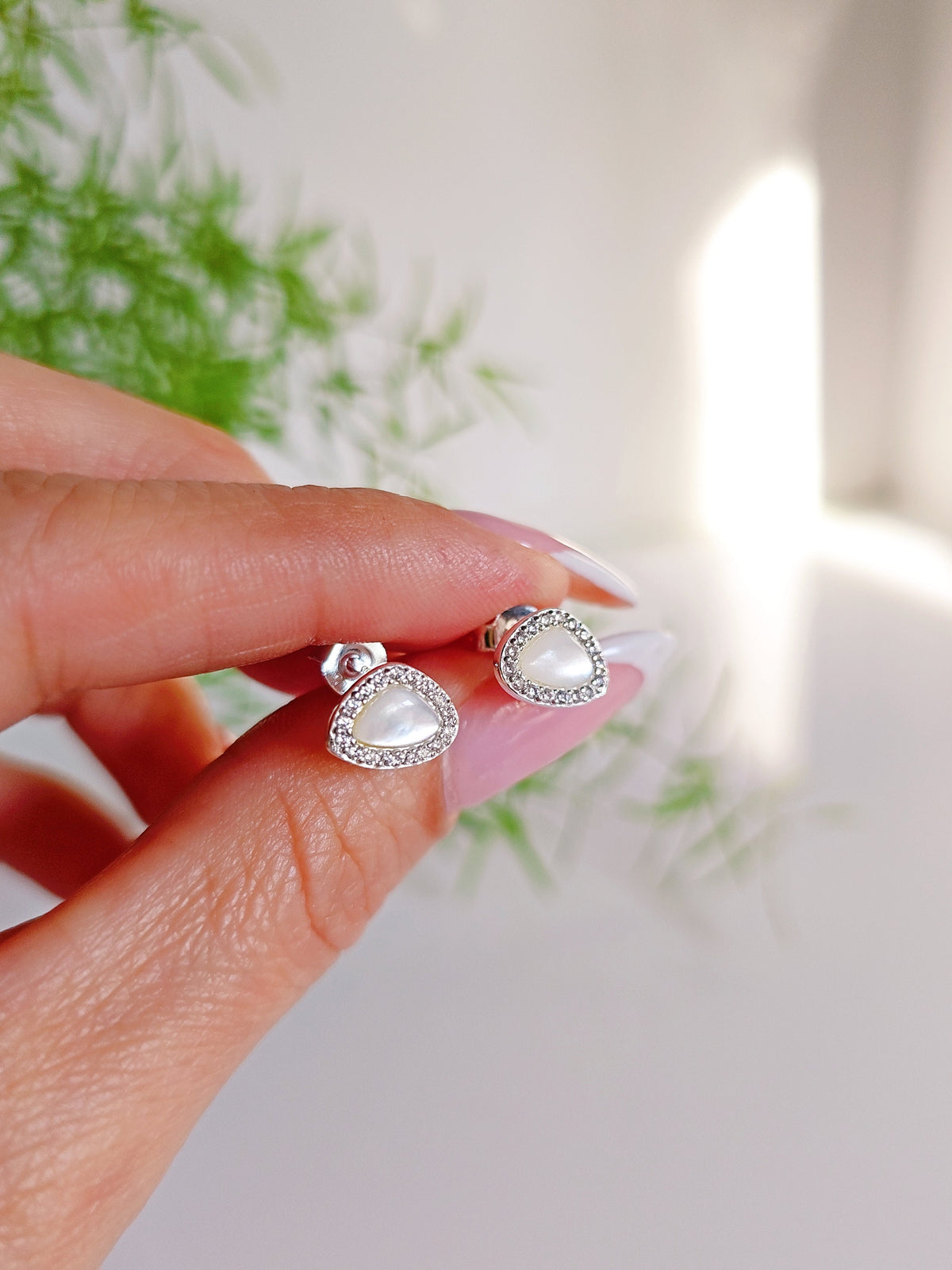 Mother of Pearl Studs Earrings with Crystals