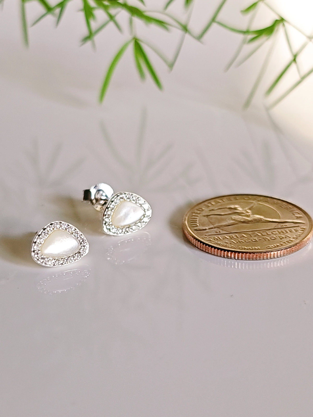 Mother of Pearl Studs Earrings with Crystals