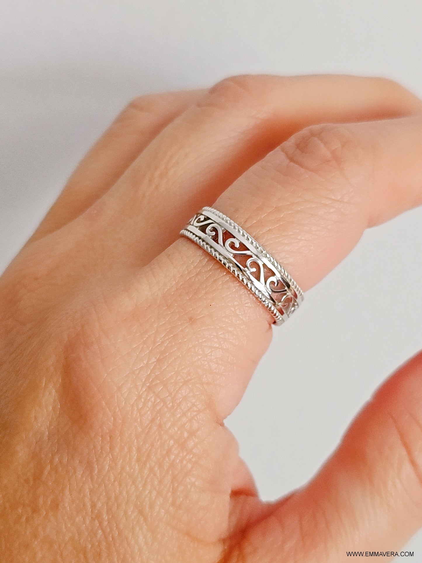 Silver Swirl Pattern, Filigree Thumb Band