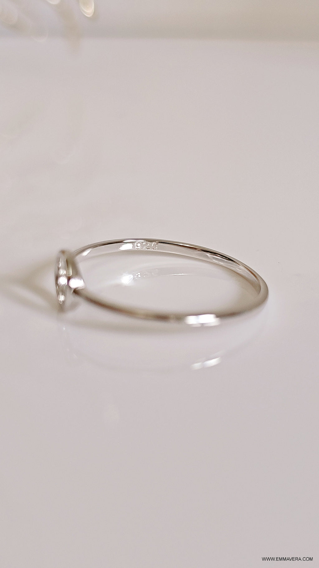 Dainty Open Circle Ring – Sterling Silver