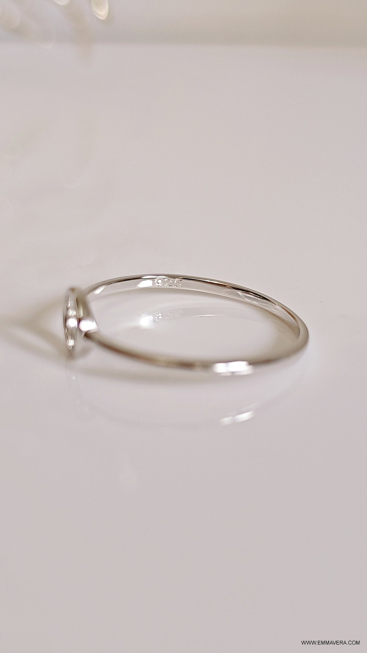 Dainty Open Circle Ring – Sterling Silver