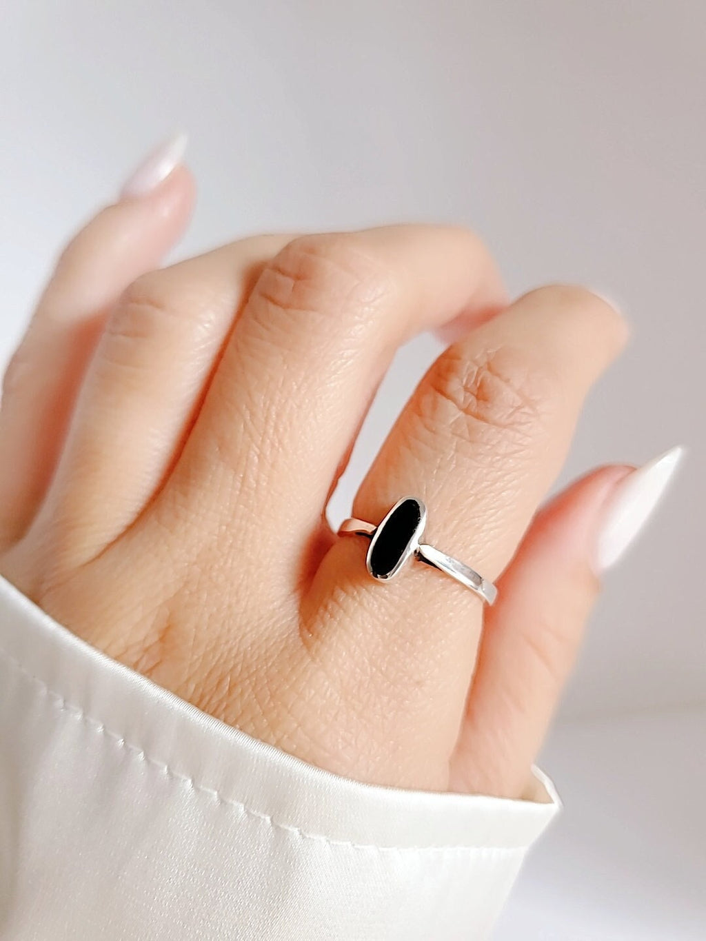 Minimalist Oval Onyx Ring – 925 Sterling Silver