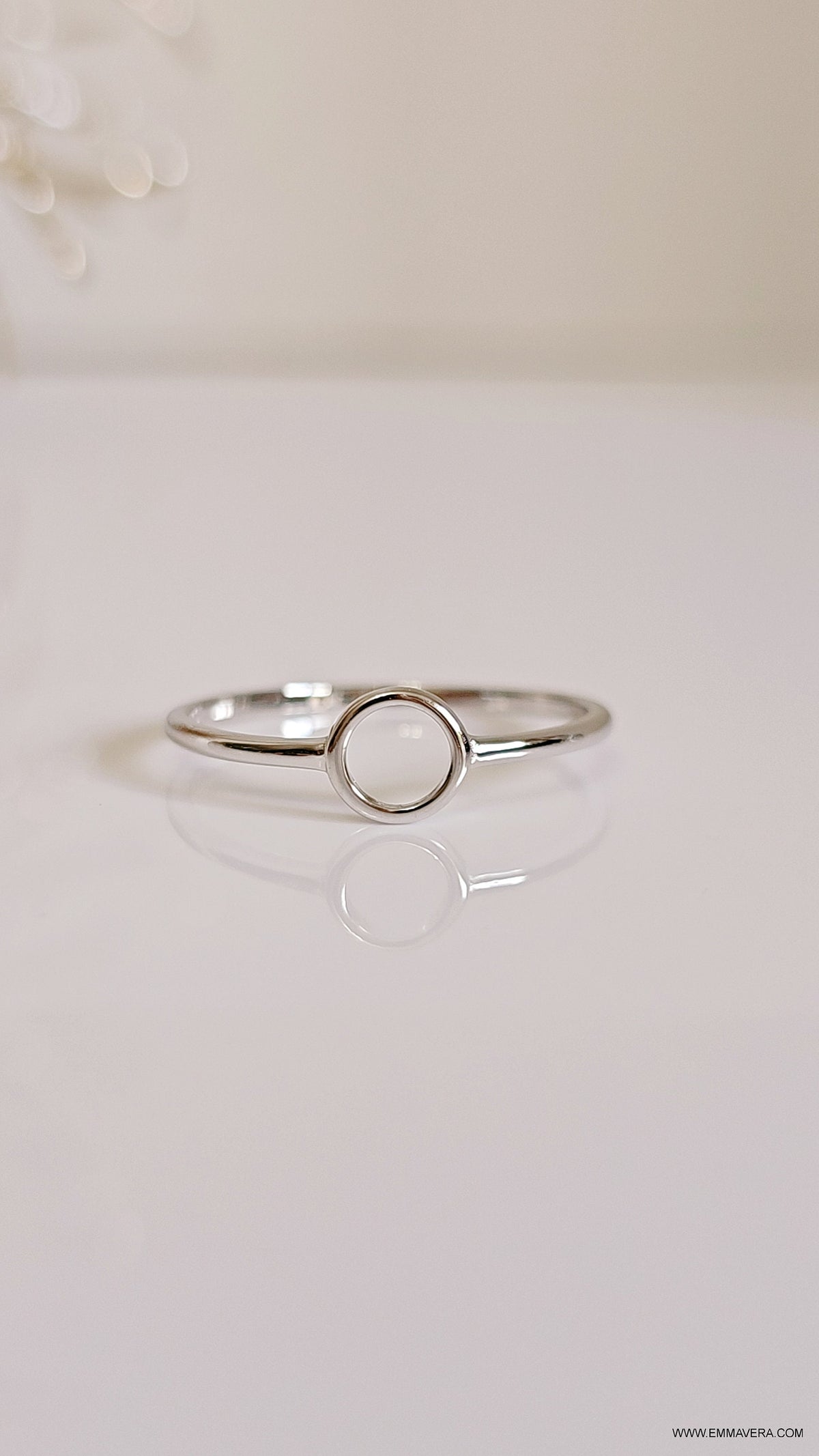 Dainty Open Circle Ring – Sterling Silver