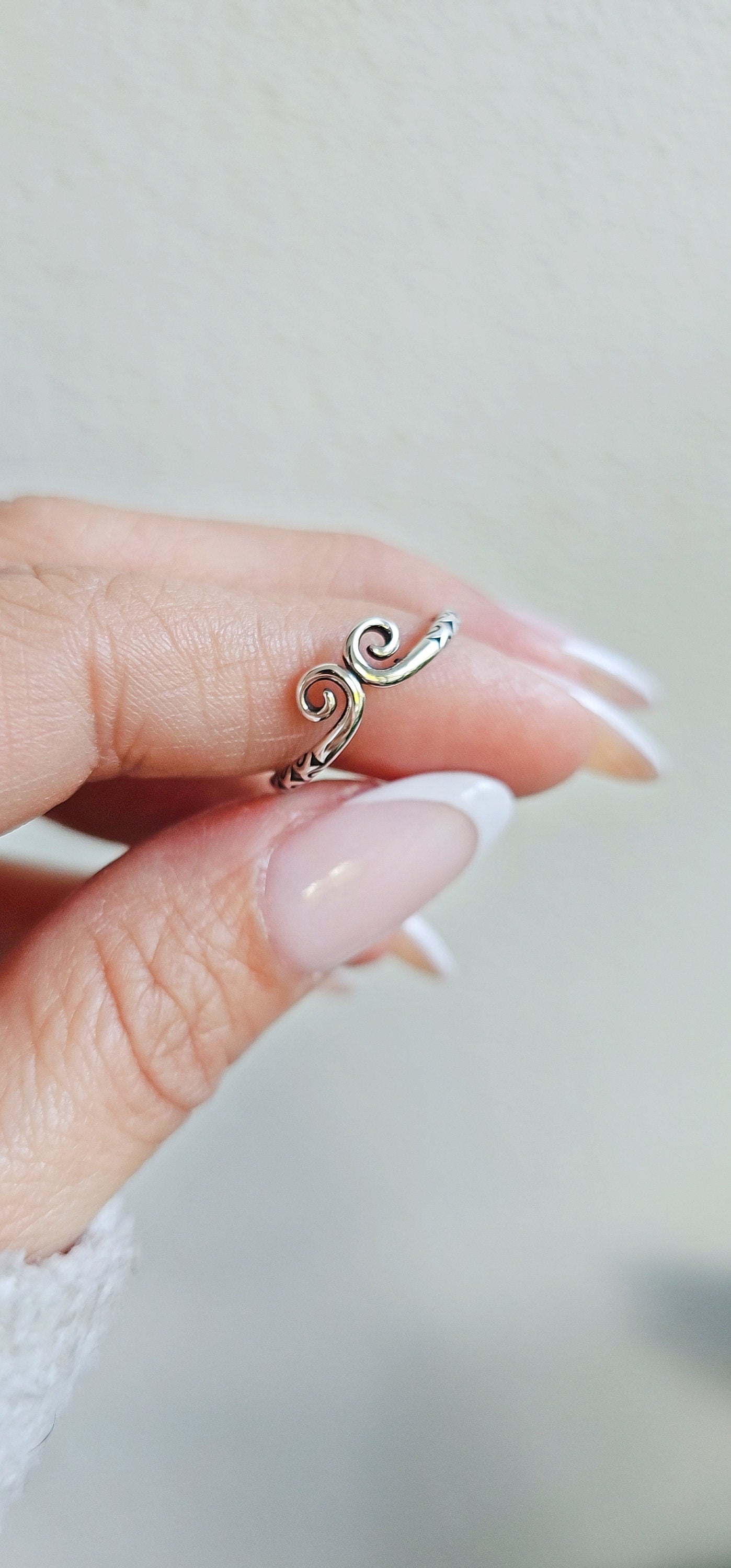 Dainty Spiral Ring Sterling Silver Women Ring