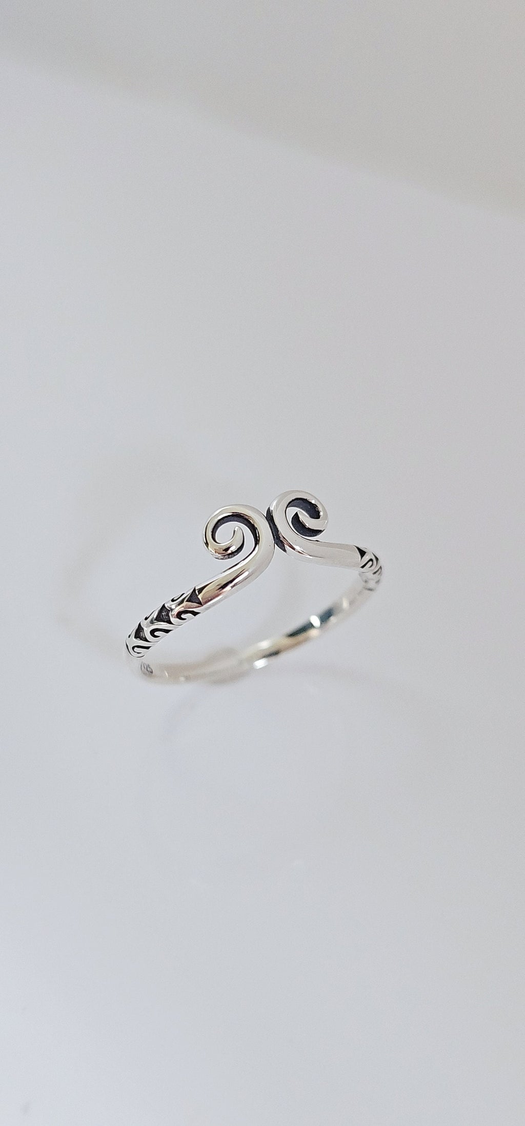 Dainty Spiral Ring – Sterling Silver