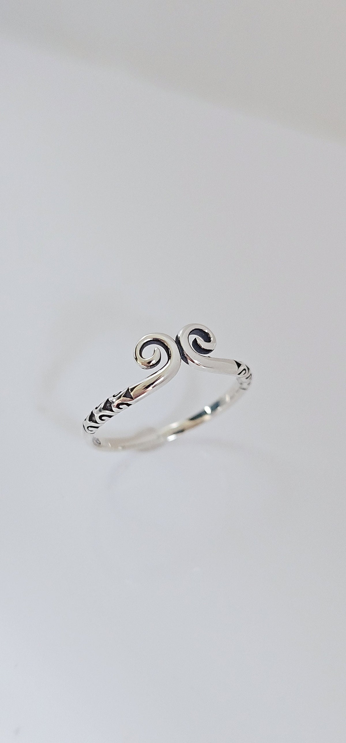 Dainty Spiral Ring – Sterling Silver