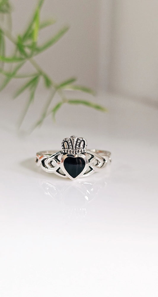Sterling Silver Claddagh Celtic Onyx Ring, Friendship Loyalty Ring, 925 Silver, Irish Promise Ring, Love Ring, Woman's Ring