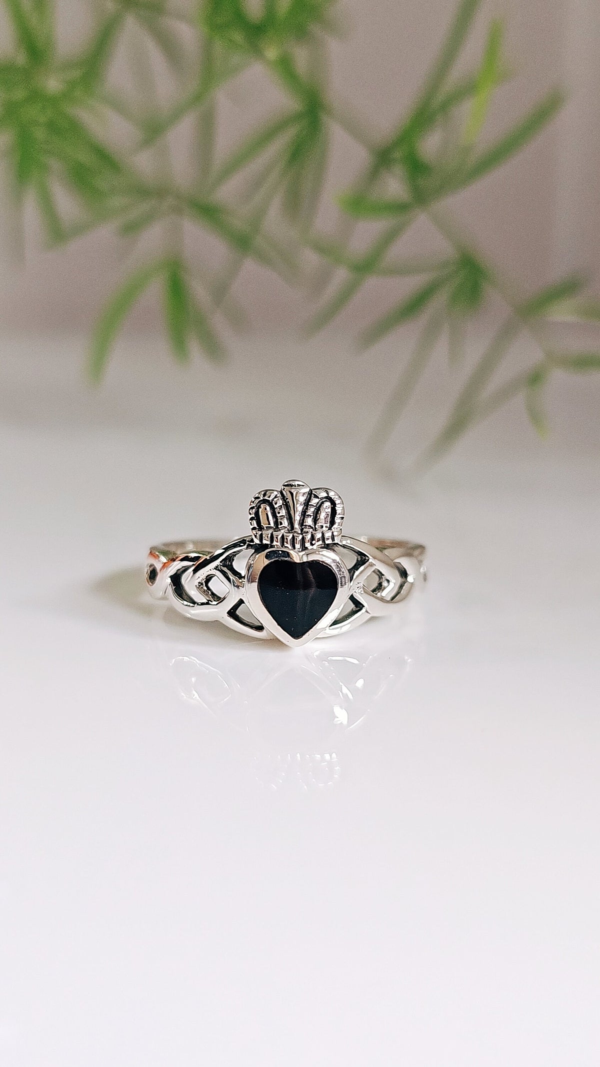 Claddagh Celtic Onyx Ring – 925 Sterling Silver