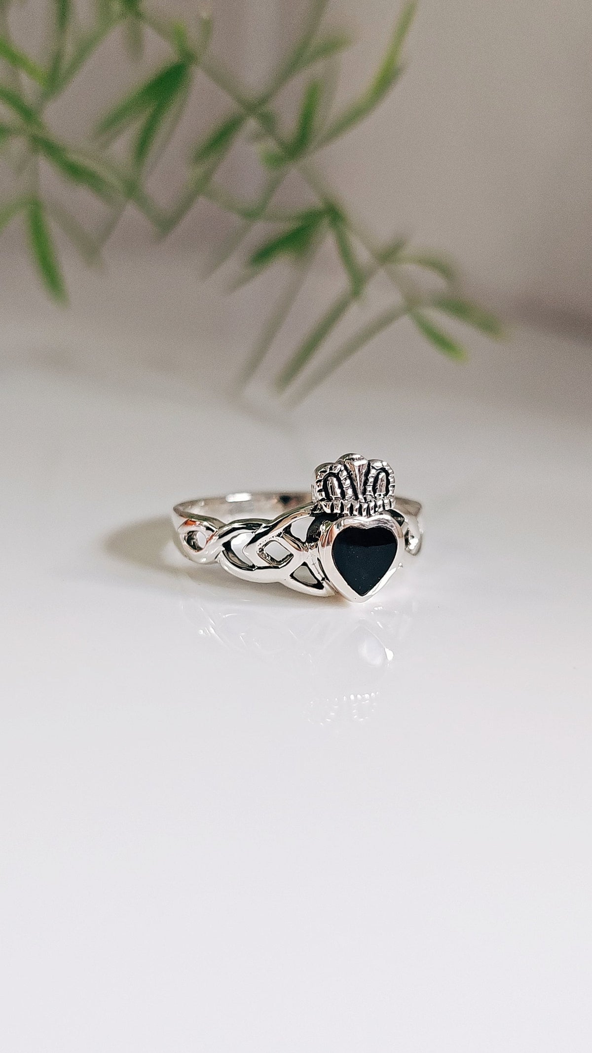 Claddagh Celtic Onyx Ring – 925 Sterling Silver