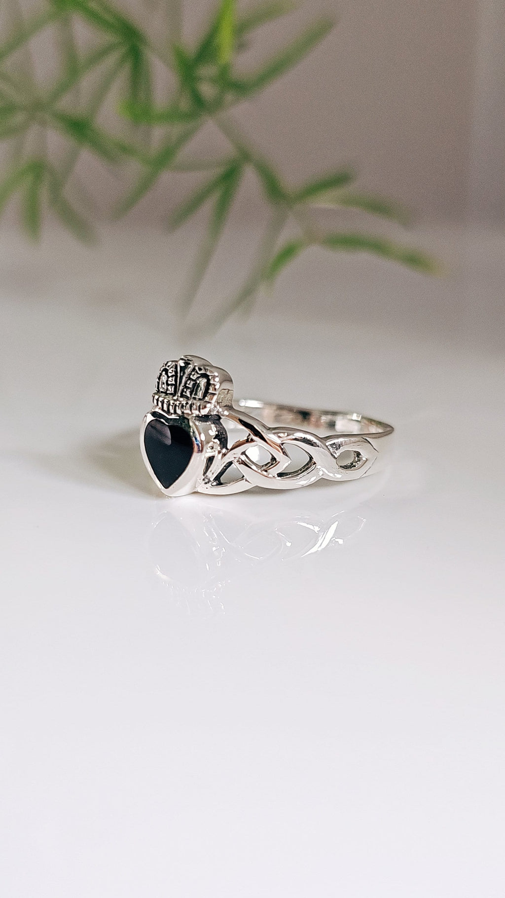 Claddagh Celtic Onyx Ring – 925 Sterling Silver