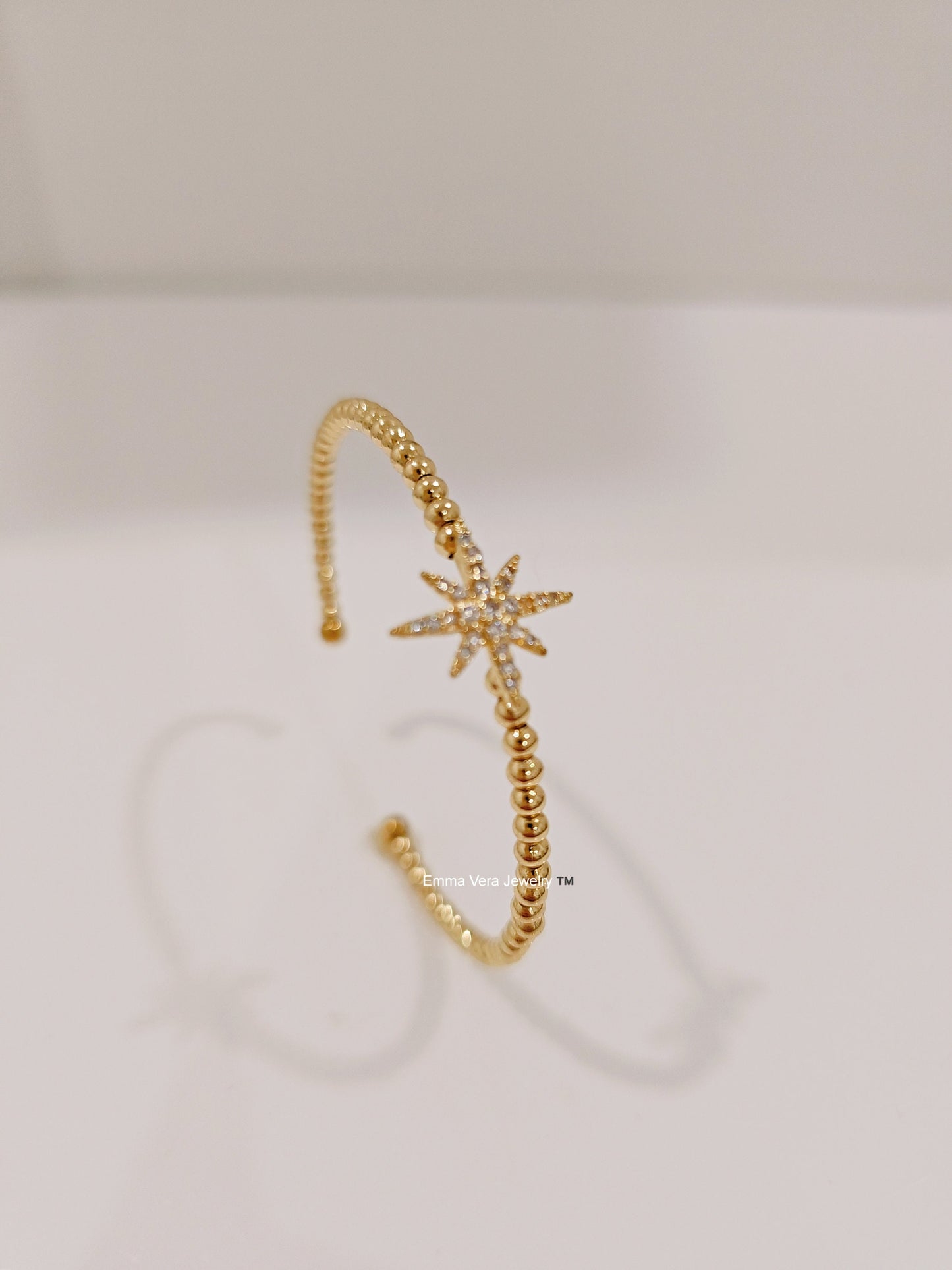 Dainty Gold Starburst Bracelet